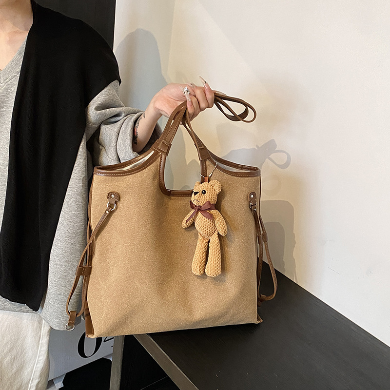 Design Sense Tote for Women New Autumn Winter Casual Commuter Large Capacity Matte Shoulder Bag