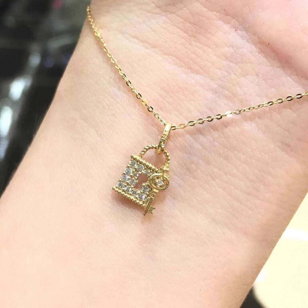 Korean Pure Sier Plated Rose Gold Key Necklace for Women Small Lock Double Pendant with Dia Clavicle Chain Elegant Trendy