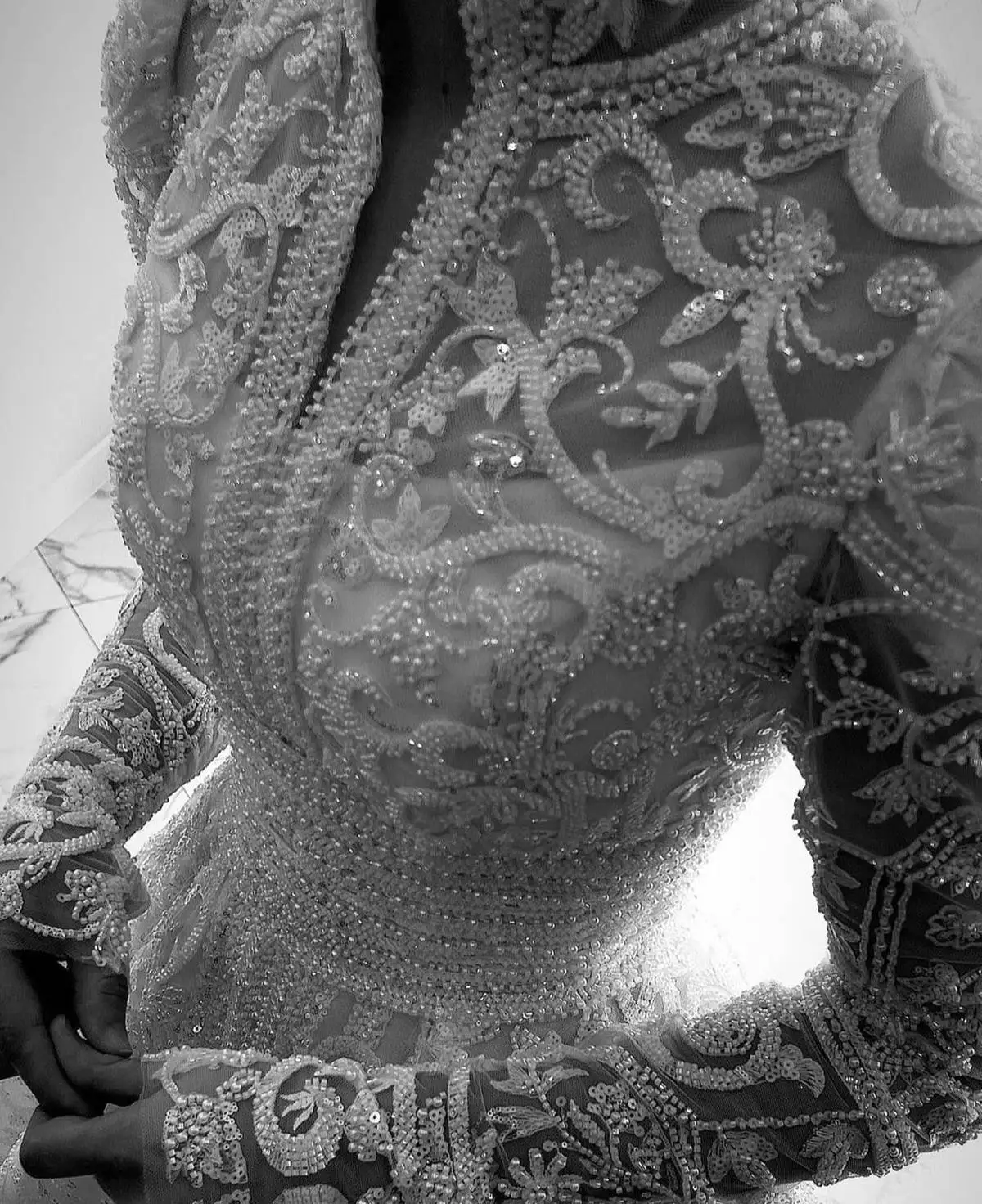 Luxury Pearl Wedding Dresses Sequins Beading High Neck Bridal Gowns Muslim Long Sleeve Customized A Line Dress Vestido de novia Plus Size Customized