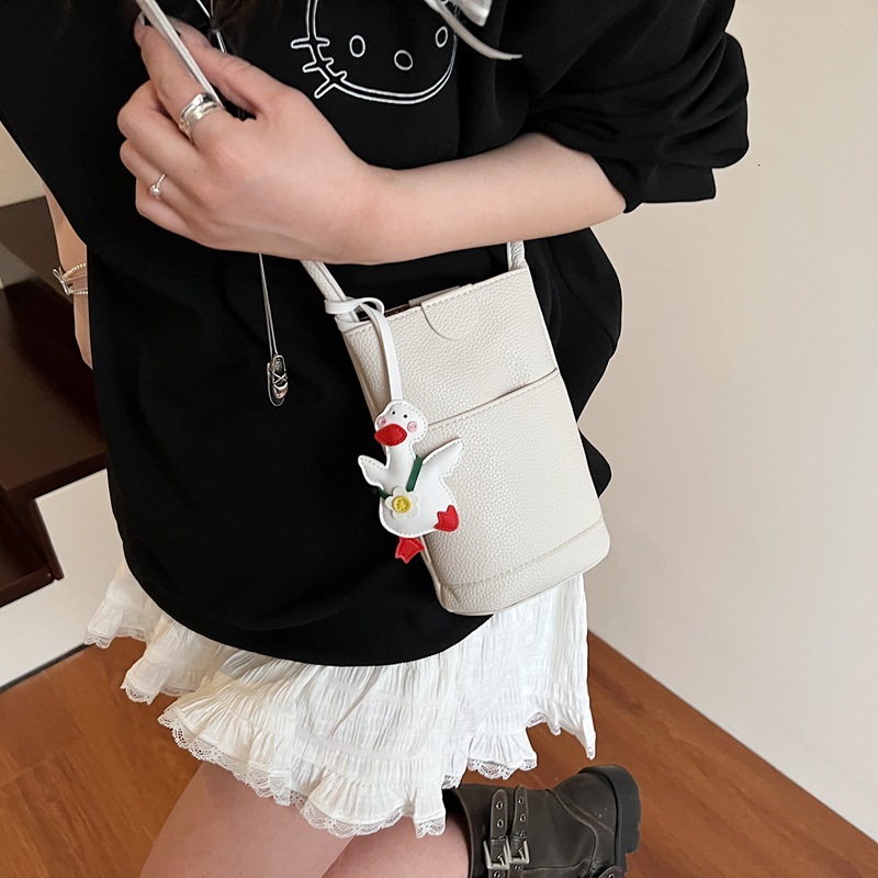 High-Quality Phone for Women 2025 Summer New Trend Lychee Texture Lipstick Niche Simple Crossbody Bag ddmymoon