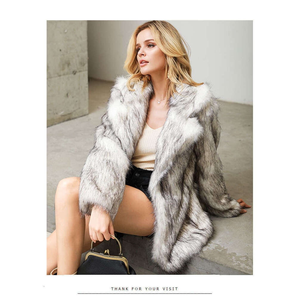 2025 Autumn/Winter Women's White Bottom Gradient Medium Regular Jacket Artificial Fur Imitation Wool Coat