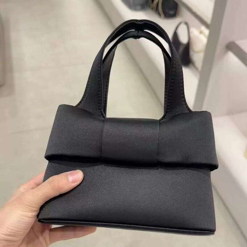 Bowknot Handbag For Women 2025 New Niche High-End Playful Girl Versatile Baguette Crossbody Bag