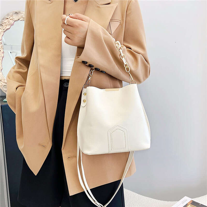 Design Small for Women Summer 2025 Designer New Trendy Fashion Single Shoulder Crossbody Stylish Handheld Bucket Bag