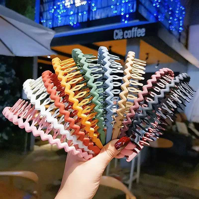 3Pcs Elegant Solid Color Wave Hairbands For Women Trendy Toothed Non-slip Hair CBS Hair Accessories Girl Face Wash Bands X250812