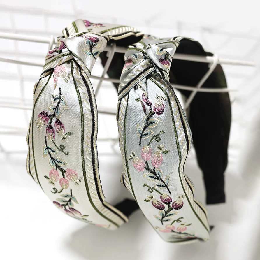 New Flower Embroidery Knotted Band Ethnic Wide-brimmed Hair Hoop Leaf Flower Pattern Hair Accessories X250812