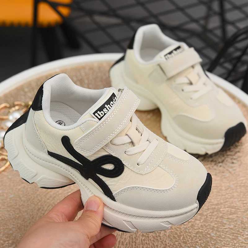Childrens sports shoes girls shoes 2025 Spring and Autumn new style boys breathable and lightweight running shoes trendy M250812