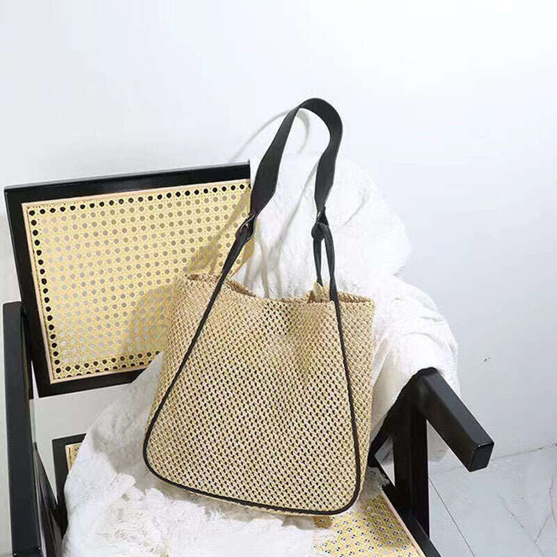 Vacation Single Shoulder Crossbody Bucket Beach Mother-Daughter Women Woven Commuting Bag Light Luxury B5