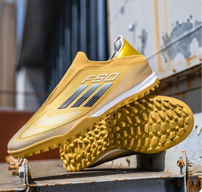 New Soccer Shoes For Men Society Indoor High Quality Football Boots Cleats Professional Grass Training Studded Football Shoes