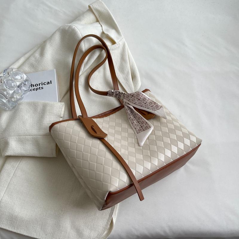 designer bag Summer Fashion Large Bag for Women 2024 New Commuter Luxury bag Versatile Design Sense Single Shoulder Bag Large Capacity Tote Bag