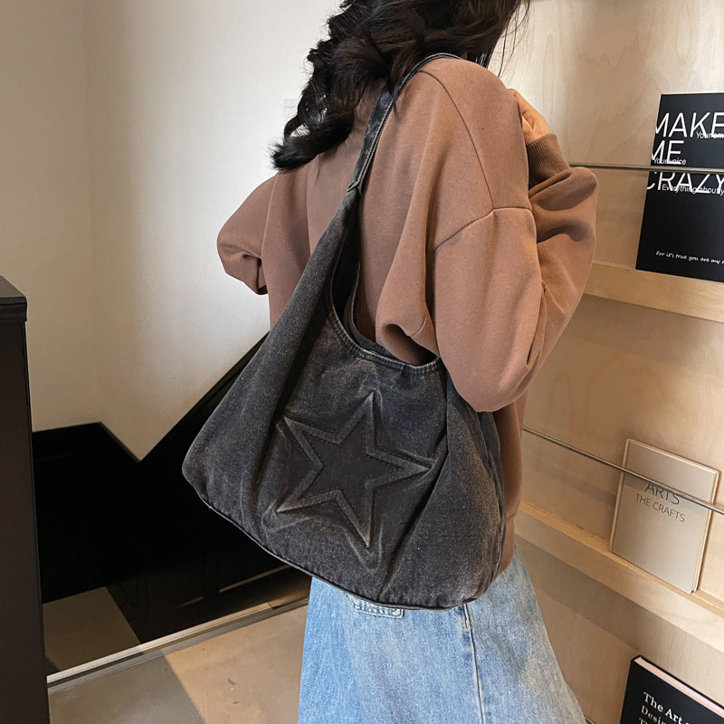 2025 autumn new women's shoulder bag simple large capacity handbag niche design denim embossed star shaped women's crossbody bag women'