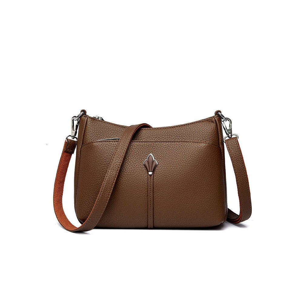2025 New Fashion Underarm Niche Design Women's Single Shoulder Crossbody Ladies' Middle-aged Mom Bag Trendy