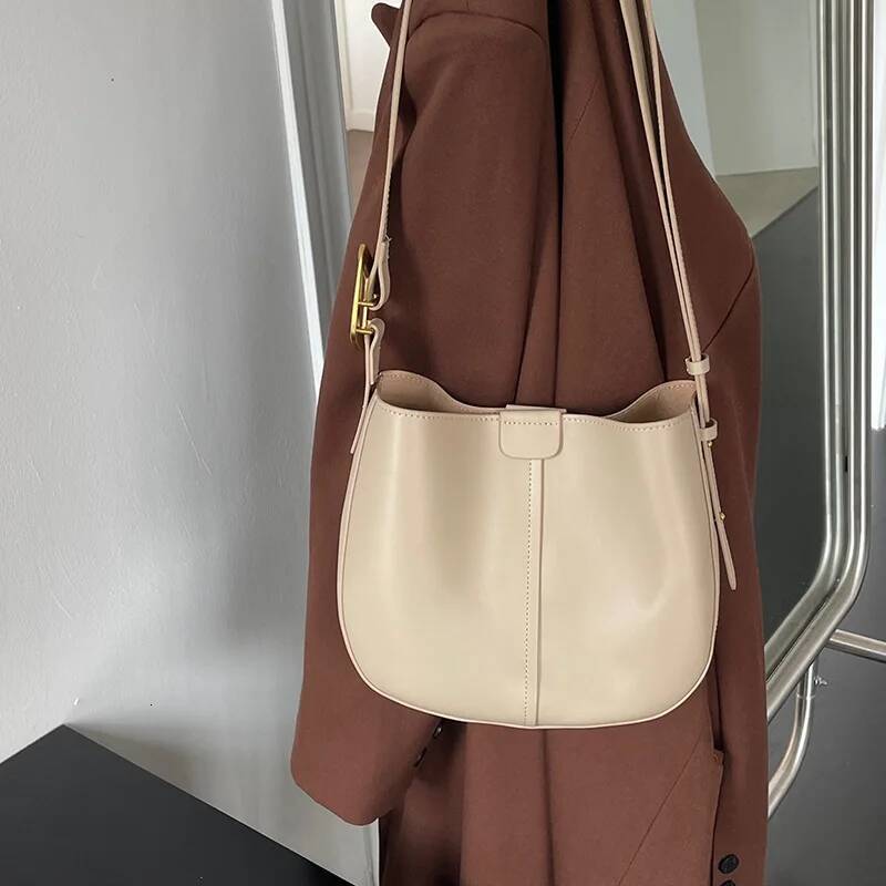 2025 cow Leather half moon saddle quality women tote Bucket Bag lady commuter Crossbody fashion shoulder underarm bag ddmymarket