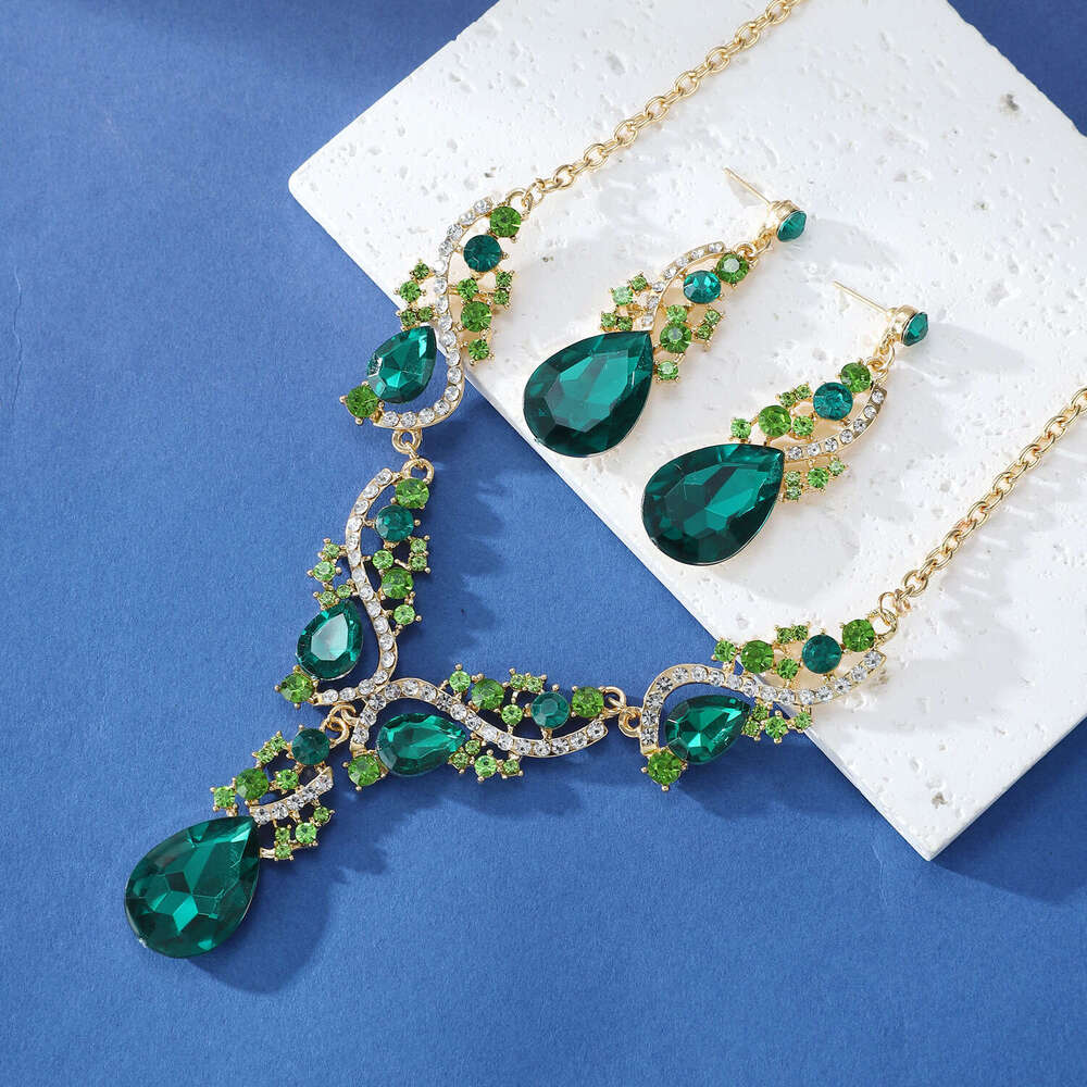 Exaggerated Banquet Green Necklace and Earring Set for Women, High-end Jewelry Accessories