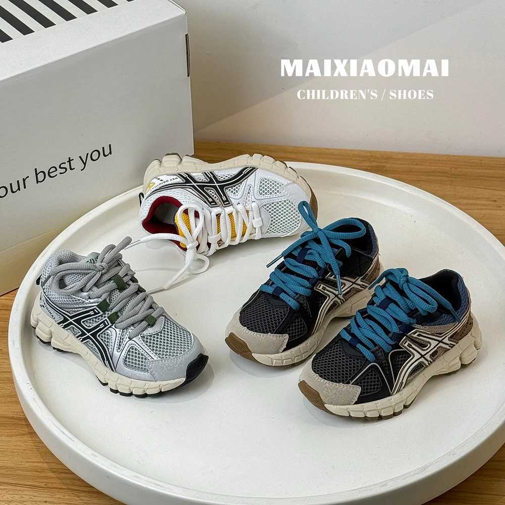 2025 Summer New Childrens Shoes for Boys and Girls Retro Casual Shoes Fashionable Breathable Travel Shoes 250538 XJ250812