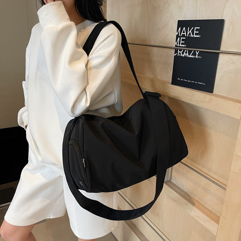 2025 Autumn New Women s bag Shoulder Bag women s New Travel Bag Large Capacity Crossbody Bag Yoga Fitness Bag Dry Wet Separation Handbag Autumn New De