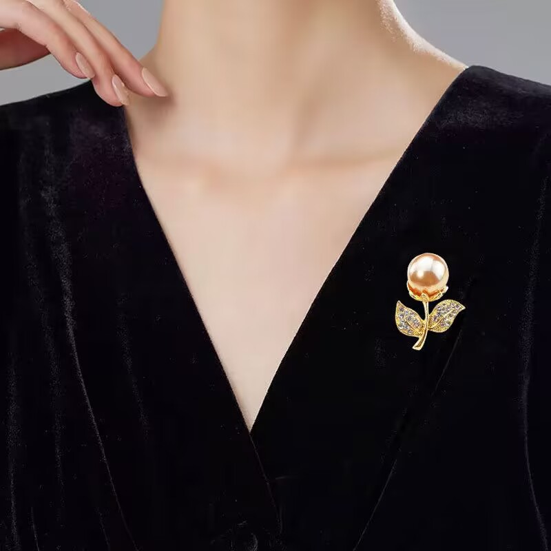 Sophisticated Ladies' Designer Jewelry Set Floral Motif Camellia Suits Buttons with Sparkling Pearls