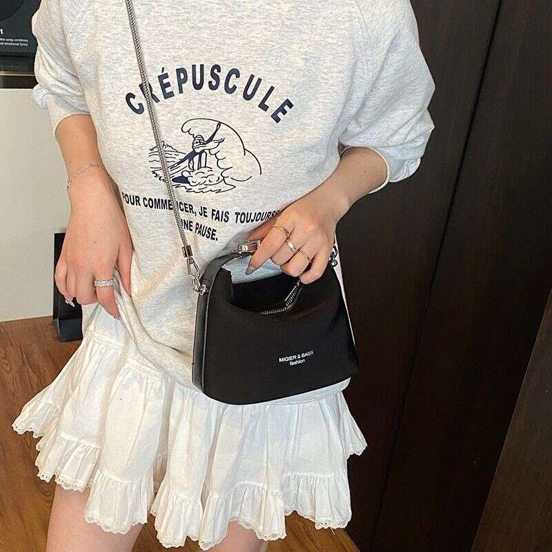 Niche Design Handbag 2025 New Korean Version Ins Style Pillow Fashion Commuter Women's Shoulder Bag