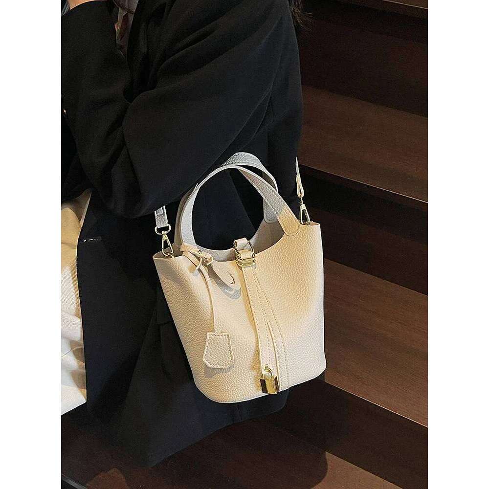 Hot Selling Faionable Casual Buet Women's New Simple Versatile Handbag Crossbody Korean Sle Single Oulder Bag Designer Bags