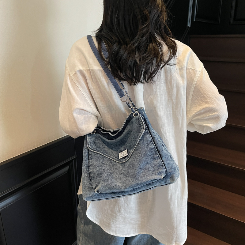 Summer Denim Large for Women New Trendy Fashion Workwear Style Tote Versatile Commuter Shoulder Crossbody Bag
