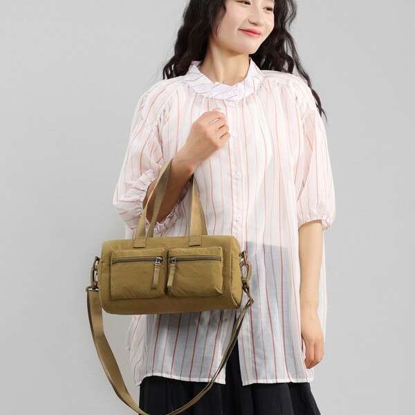 Fashionable Personality Large Capacity Single Shoulder Women's 2025 New Korean Version Lightweight Handbag Casual Simple Crossbody Bag