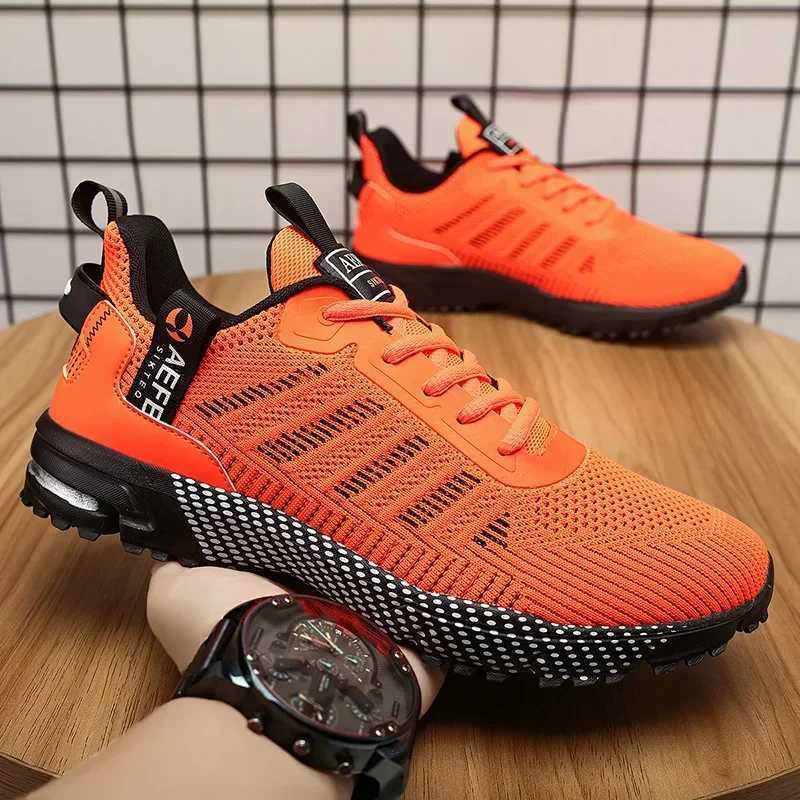 2025 Fashion Mens Sneakers Lightweight Running Shoes Summer Mesh Sneaker Breathable Casual Shoes Comfortable Mens Tennis Shoes Z250812