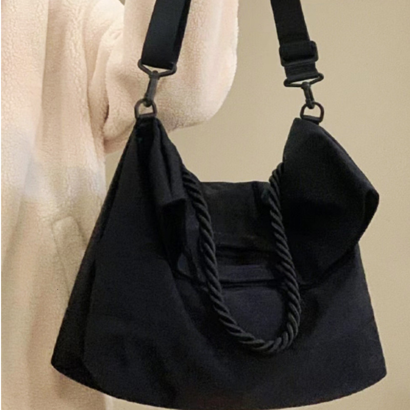 New Fashion Wide Strap Black Crossbody for Female Students High-end Versatile Messenger Commuter Tote Bag