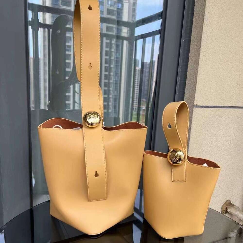 Correct Version Luo's New Pebble Bucket Leather Shoulder Crossbody Handbag