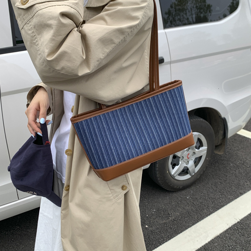 2025 Autumn bag New Shoulder Bag Retro Women s Underarm Commuter Bag New Denim Large Capacity Handbag Simple Women s Underarm Bag women s Autumn New D