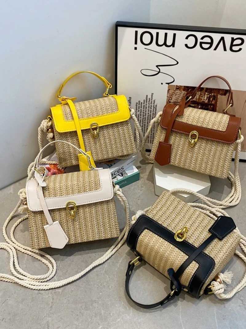 2025 Spring Summer New Style Color Contrasting PU Splicing Texture Crossbody Straw Weaving Handheld Small Square Bag Z250812