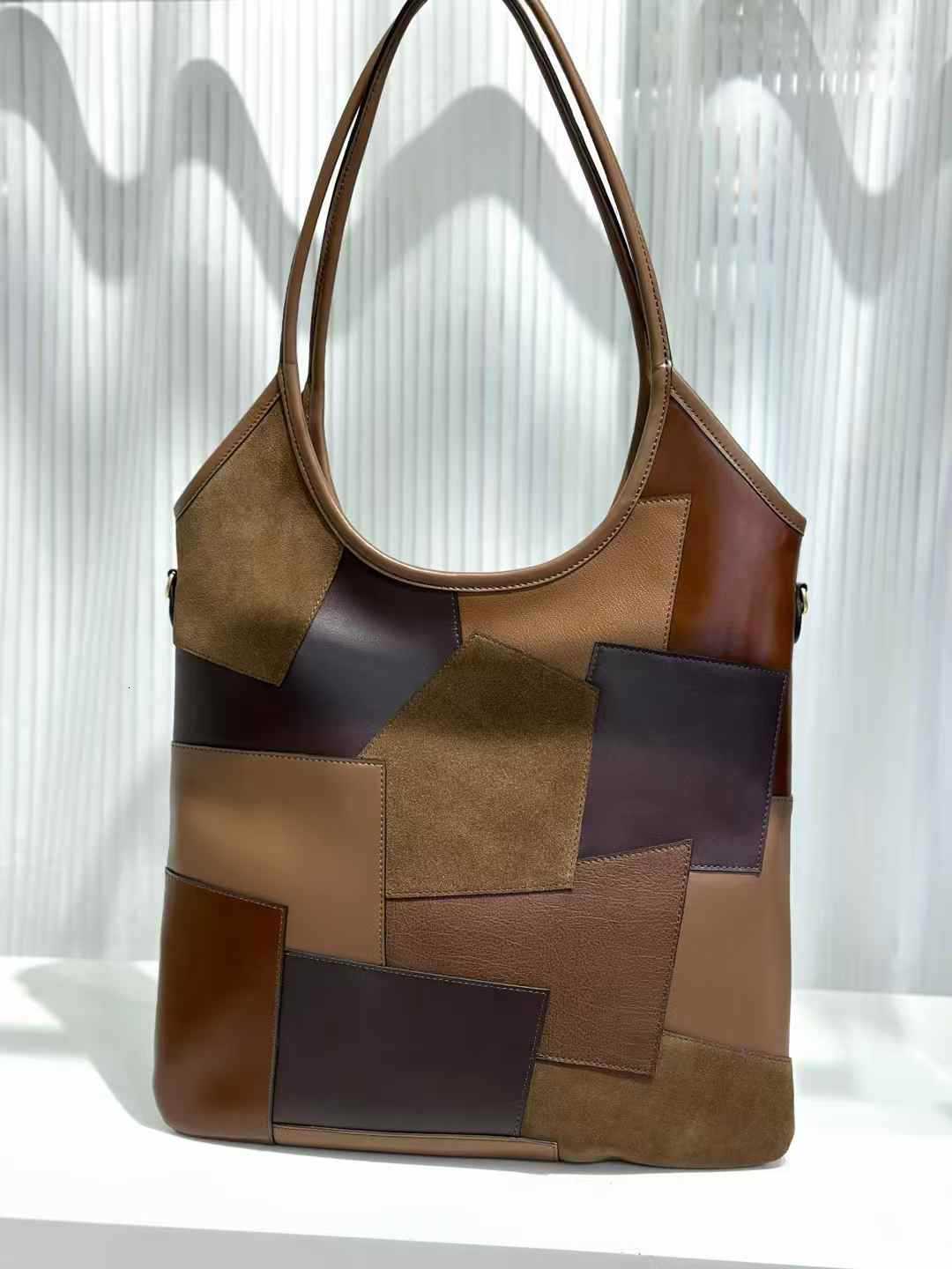 2025 Autumn New Women's women's Shoulder Bag Leather French Niche Style Retro Patch Handbag Personalized Armpit Light Luxury Designer