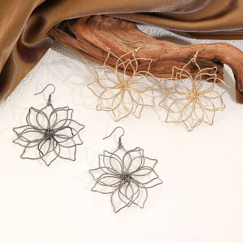 Exaggerated Metal Hollow Flower for Women, High-End Ins Style Woven Geometric Drop Earrings