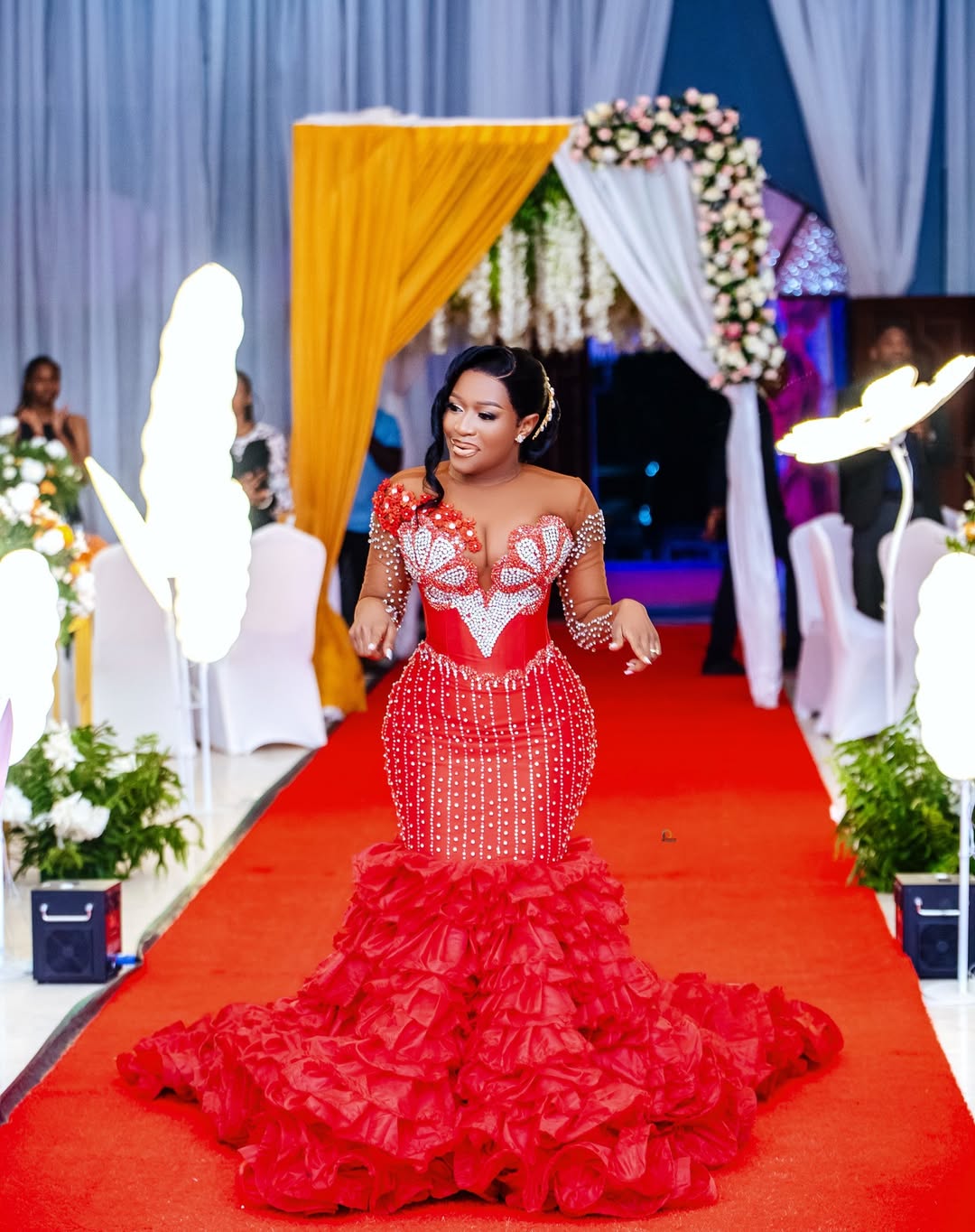 Mermaid Red Plus Size Prom Dress 2025 Evening Dresses For Special Occasions Sheer Neck Beaded Lace Tiered Illusion Birthday Second Reception Gown AM20