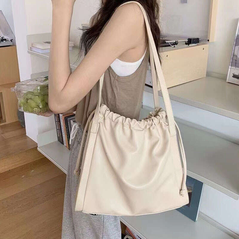 Large Capacity Women's Spring Summer Bucket Single Shoulder Tote Bag Student Class Simple Trendy B5
