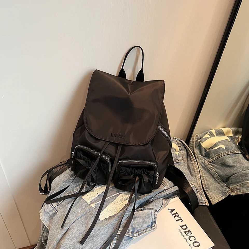 Fashionable Solid Color Backpack for Women Simple Versatile Large-Capacity Student Schoolbag Casual Commuter Bag Korean Niche Y250811