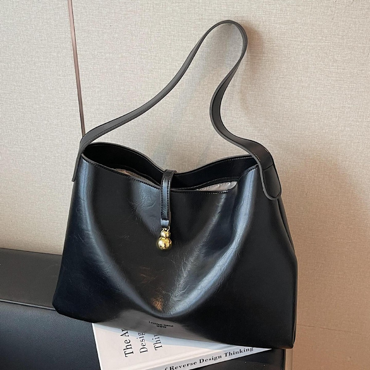 Autumn design New Women s Shoulder Bag Retro Commuter Bag Women s New Fashion Shoulder Bag Large Capacity Underarm Bag Women s Crossbody Bag Autumn Ne