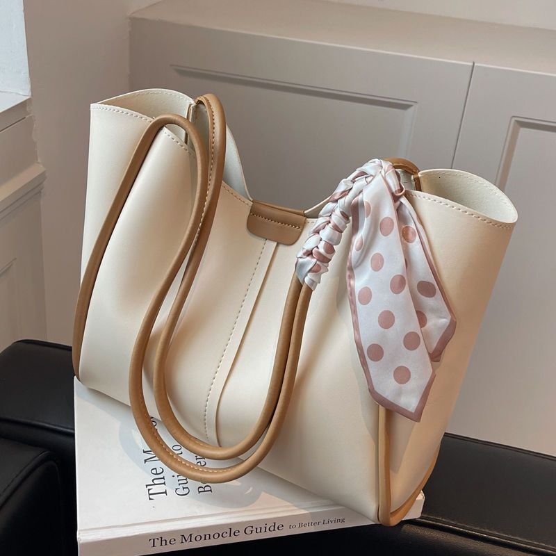 designer bag Large Capacity Summer Bag for Luxury bag Women 2025 New Versatile Shoulder Bag Fashionable Design Stylish Commuter Tote Bag