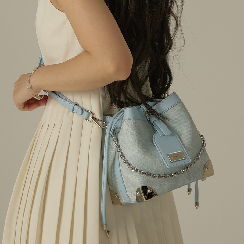 2025 designer's new high-end fashion shoulder crossbody bag