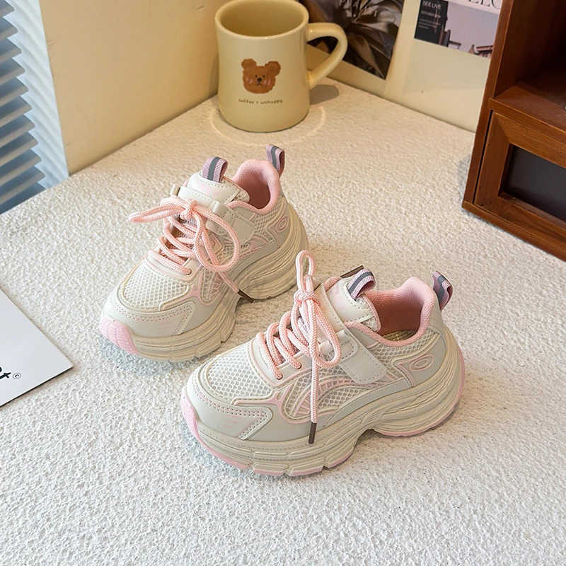 Girls shoes childrens dad shoes womens 2025 new summer mesh breathable thick sole height increasing casual sports shoes T250812