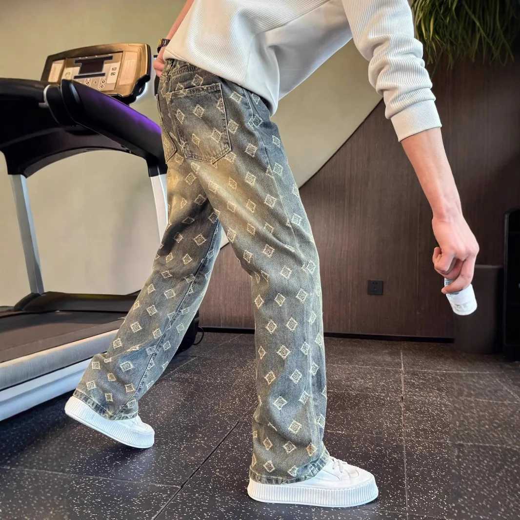 Light Blue Full Print Jacquard Jeans for Men Niche Design Curved Knife Pants American High Street Straight Leg Pants X250812