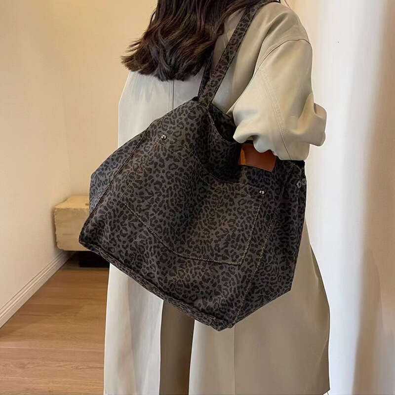 Spring And Summer New Capacity Women's Cloth Leopard Print Large Shoulder Handheld Tote Bag B5
