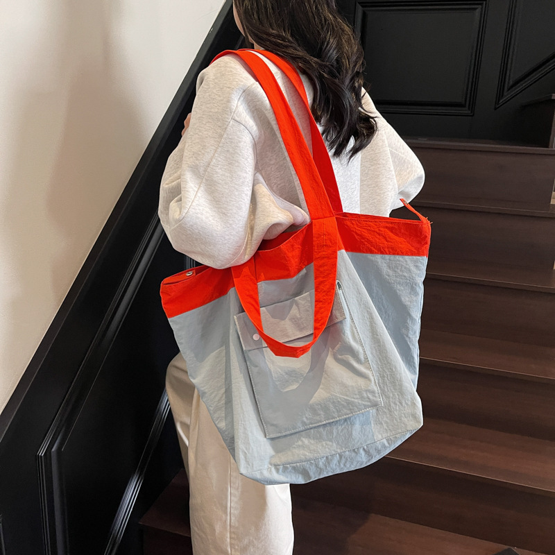 Large Capacity Fabric Lazy for Women New Trendy Fashion Simple Color-Block Casual Commuter Shoulder Tote Bag