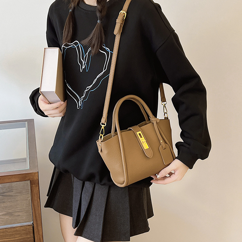 Designer Bag Tote Bag Spring Luxury Bag Summer Trend Versatile Handbag For Women New Retro Tote Bag High-quality Texture Single Shoulder Crossbody Bag