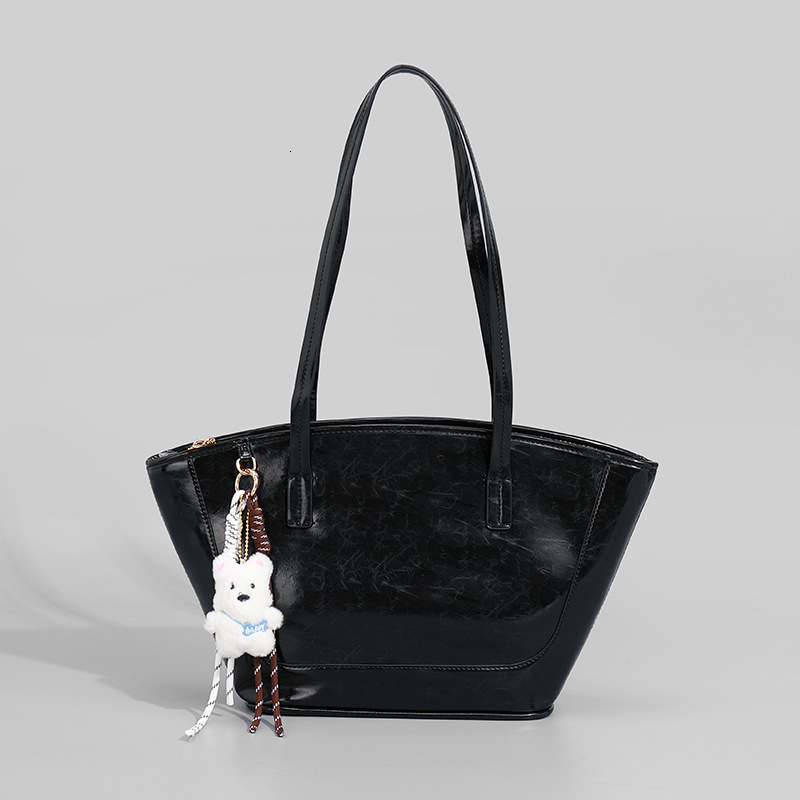 2025 Autumn New Women s Shoulder Bag Large Capacity Cute Pendant Women s Handbag Autumn New Commuter Bag Autumn New bag women s Simple Style Solid Col