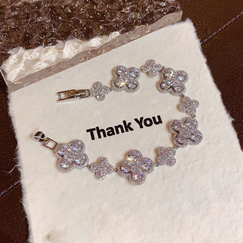 Super Shiny Zircon Hollow Lucky Clover Spring Summer New High-Value Brightening Bracelet Light High-End Feel Women's Jewelry