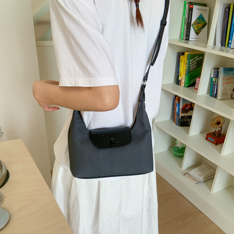 Women's small handbag 2025 designer's new multifunctional crossbody phone bag