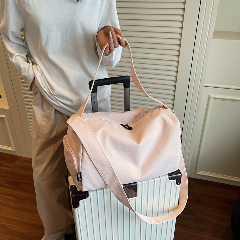 2025 Autumn New Women s bag Shoulder Bag women s New Travel Bag Large Capacity Crossbody Bag Yoga Fitness Bag Dry Wet Separation Handbag Autumn New De