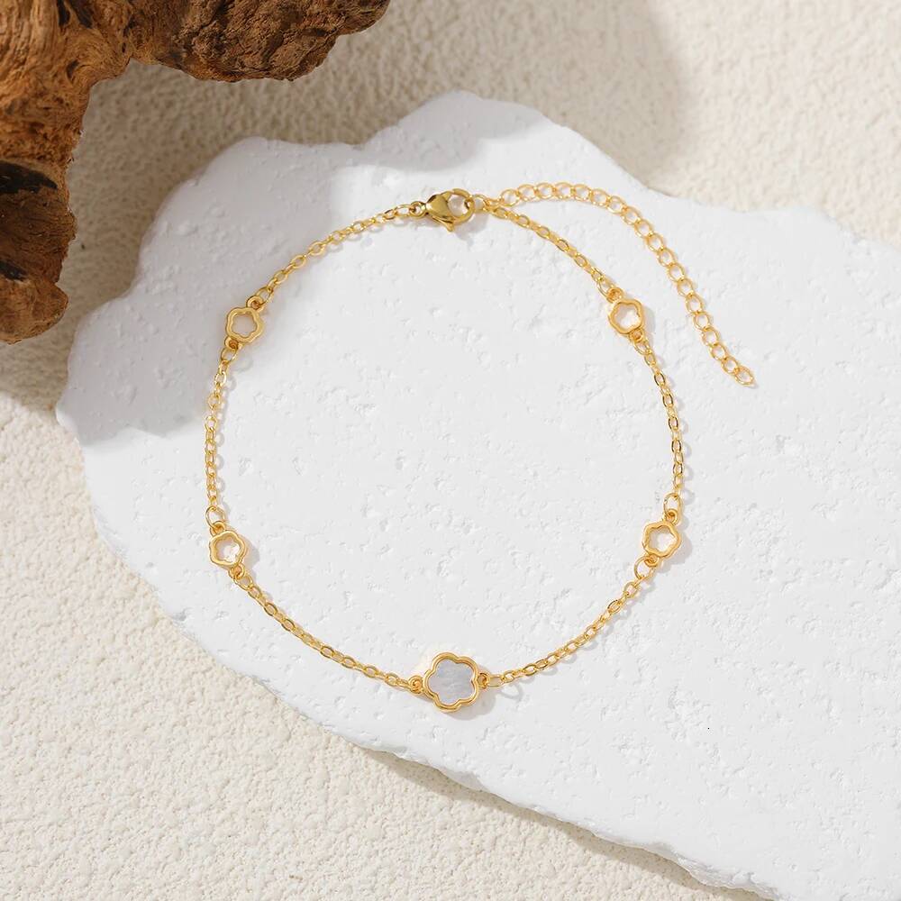 New Hot Sale White Shell Opal Mini Flower Bracelet Metal Stainless Steel Chain Bracelets Adjustable Gold Plated Hand Jewelry
