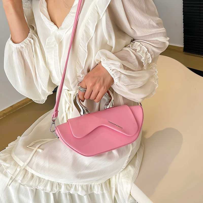 This Years Popular Niche Design With Contrasting Color Bags 2023 New Womens Bags Versatile Summer Crossbody Bags Mini Wing Z250812