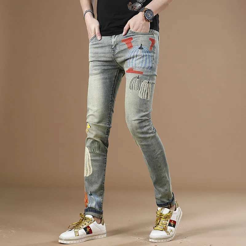 2025 New Light Luxury High End Trendy Brand Printed Jeans for Mens Summer Thin Elastic Slimming Small Foot Pants X250812