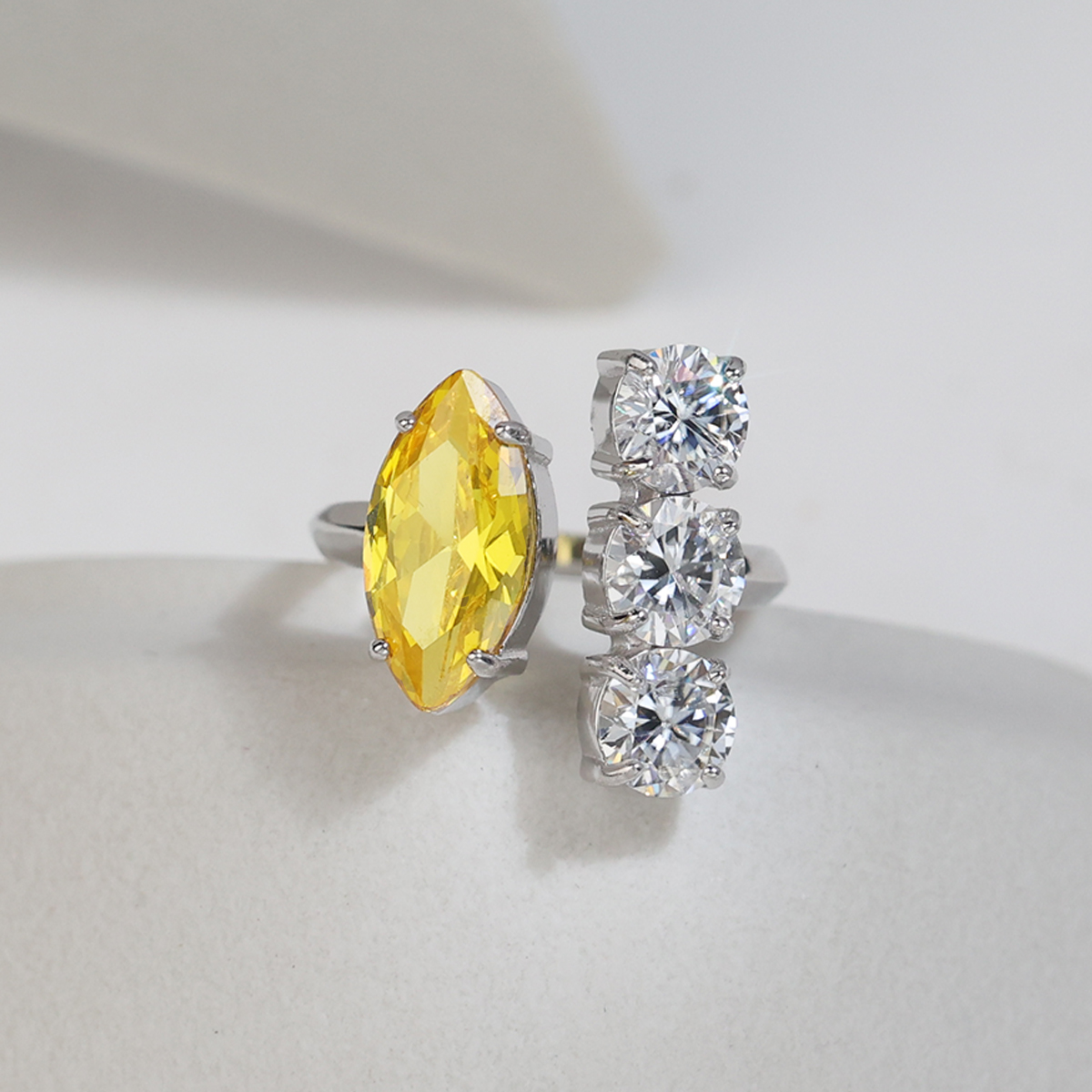 MT 2.4ct Moissanite Ring for Women 925 Sterling Silver Gemstone Marquise Emerald Zircon Jewelry Gifts for Valentine's Day, Mother's Day, Bir